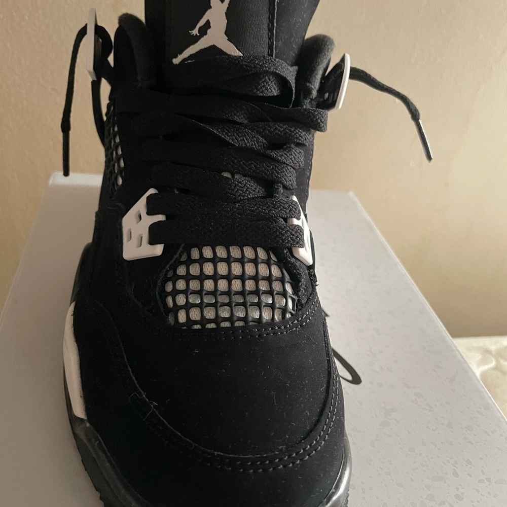 Jordan 4 (GS) - Picture 3 of 5